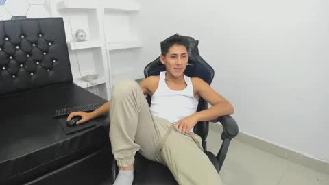Angel Medina online show from March 11, 2025, 6:30 pm
