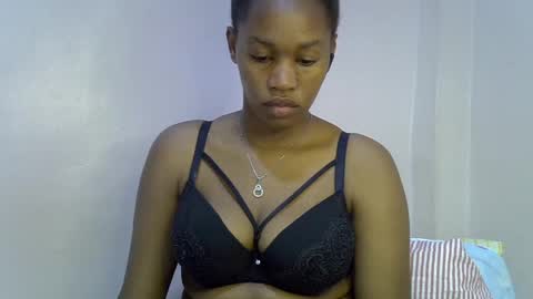 angel_mia5 online show from July 22, 2026, 2:42 pm