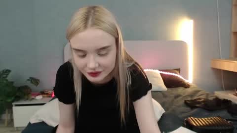 Angela online show from May 6, 2026, 12:32 pm
