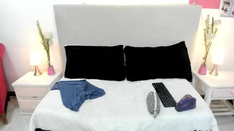 Snapshot of angel_velvet_ chatting on October 13, 2025, 12:38 pm angel_velvet_ online show from October 13, 2025, 12:38 pm