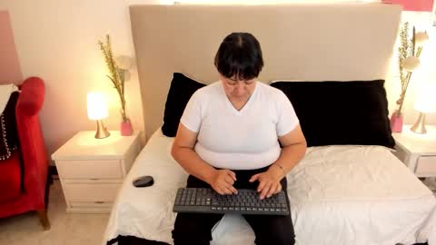 Snapshot of angel_velvet_ chatting on October 24, 2025, 11:06 am angel_velvet_ online show from October 24, 2025, 11:06 am