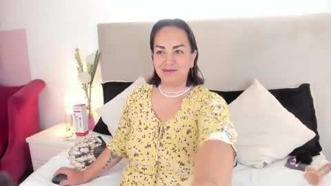 Snapshot of angel_velvet_ chatting on May 10, 2026, 7:08 pm angel_velvet_ online show from May 10, 2026, 7:08 pm