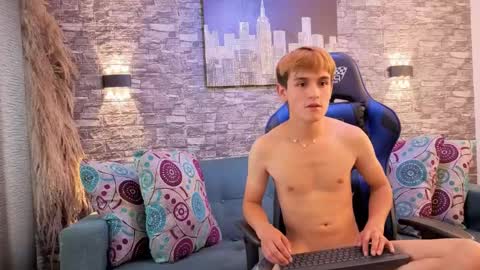 Snapshot of angel_vg chatting on April 14, 2026, 8:15 pm Angel online show from April 14, 2026, 8:15 pm