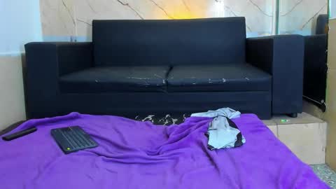 angel_villareal_ online show from February 3, 2026, 6:22 am