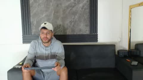 angel_villareal_ online show from February 10, 2026, 5:22 am