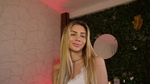 Anysia online show from January 13, 2026, 5:24 am