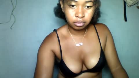 Snapshot of angela0112 chatting on February 4, 2025, 5:23 pm angela0112 online show from February 4, 2025, 5:23 pm