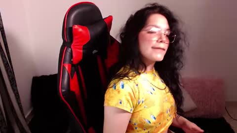 Angela Cortes online show from February 26, 2025, 3:53 am