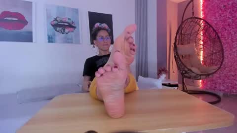Snapshot of angela_donnato chatting on September 15, 2025, 3:28 am A N G E LA.  online show from September 15, 2025, 3:28 am