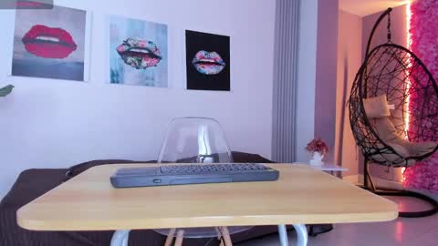 Snapshot of angela_donnato chatting on September 22, 2025, 3:19 am A N G E LA.  online show from September 22, 2025, 3:19 am