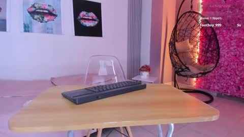 Snapshot of angela_donnato chatting on September 27, 2025, 3:44 am A N G E LA.  online show from September 27, 2025, 3:44 am