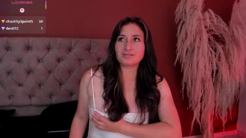 Ange online show from November 11, 2025, 8:20 pm