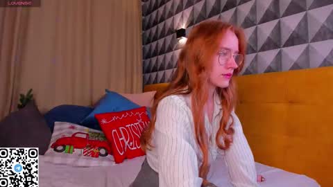 Angela online show from December 15, 2025, 1:10 am