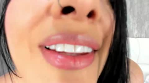 Angela online show from October 22, 2025, 1:55 pm