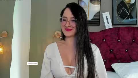 angela_nix online show from May 9, 2026, 3:06 pm
