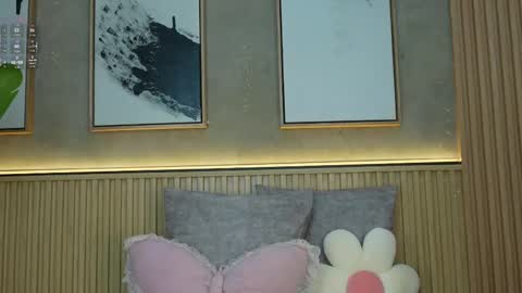  Angela online show from April 26, 2026, 1:20 pm