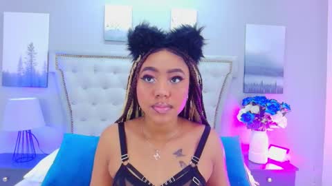 Angela Roberts online show from November 3, 2025, 11:59 pm