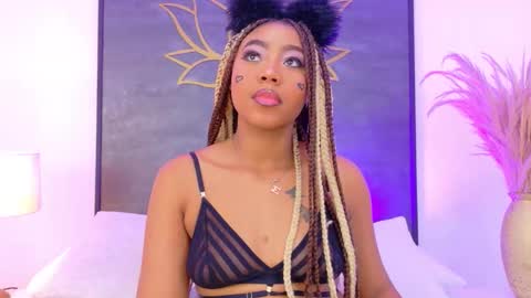 Angela Roberts online show from November 17, 2025, 3:45 am