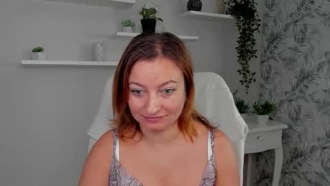 Angela online show from September 9, 2025, 5:51 am