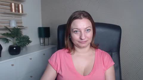 Snapshot of angela_samt chatting on October 27, 2025, 6:50 am Angela online show from October 27, 2025, 6:50 am