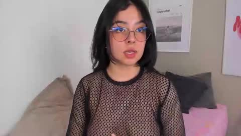 Angela online show from October 1, 2025, 4:18 am