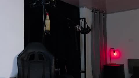 Snapshot of angelabl0odborne chatting on October 4, 2025, 9:46 pm Angela help me reach 100 thumbs up online show from October 4, 2025, 9:46 pm