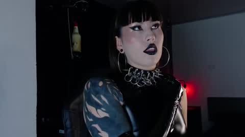 Snapshot of angelabl0odborne chatting on October 15, 2025, 9:04 pm Angela help me reach 100 thumbs up online show from October 15, 2025, 9:04 pm