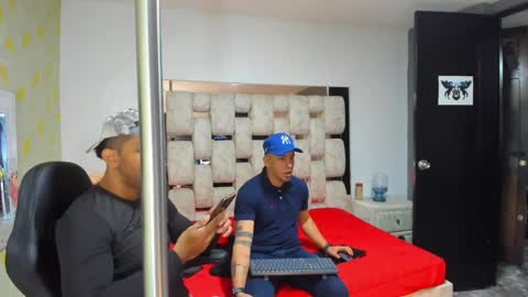Angel And Cris online show from September 10, 2025, 12:16 pm