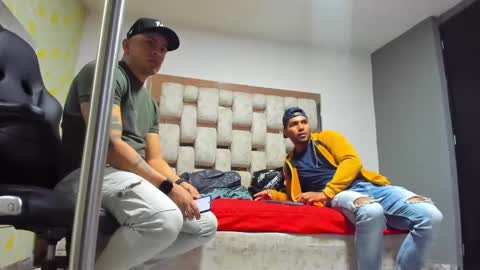 Angel And Cris online show from September 13, 2025, 12:16 pm