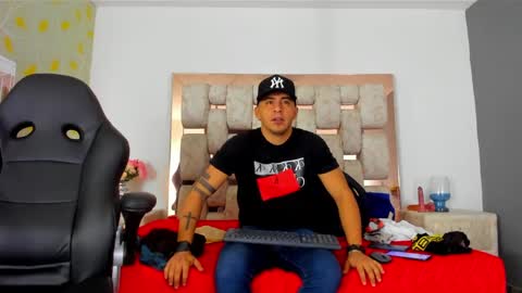 Angel And Cris online show from September 17, 2025, 12:07 pm