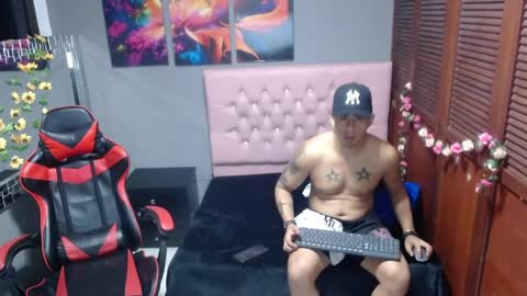 Angel And Cris online show from September 20, 2025, 12:39 pm