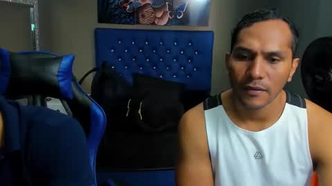 Angel And Cris online show from September 22, 2025, 12:18 pm