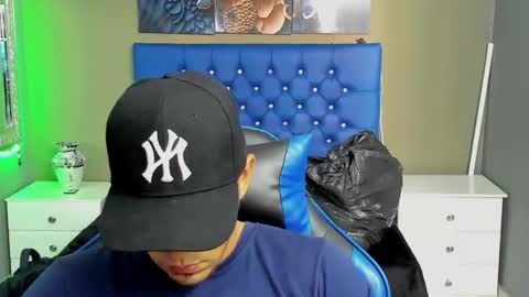 Angel And Cris online show from September 24, 2025, 11:57 am