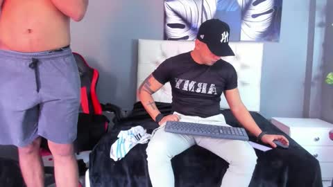 Angel And Cris online show from September 27, 2025, 12:43 pm