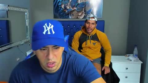 Angel And Cris online show from October 16, 2025, 12:39 pm