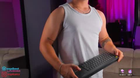 angelbell19 online show from September 19, 2025, 2:24 am