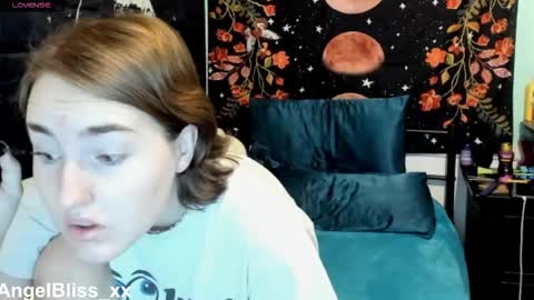 Angel online show from November 18, 2025, 2:21 pm