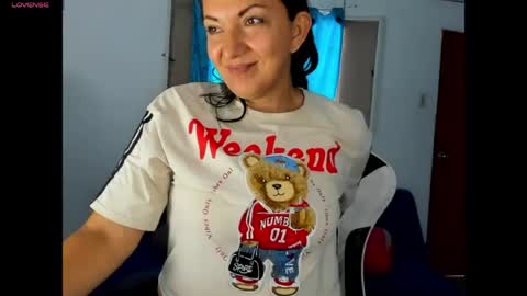 Snapshot of angelblue972344 chatting on May 25, 2026, 9:32 pm angel online show from May 25, 2026, 9:32 pm
