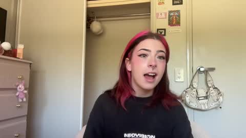 venellope888 online show from February 20, 2025, 3:01 am