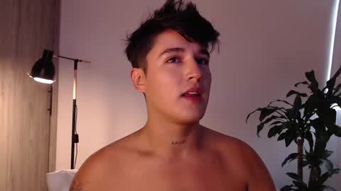 Angel online show from January 1, 2025, 9:52 pm