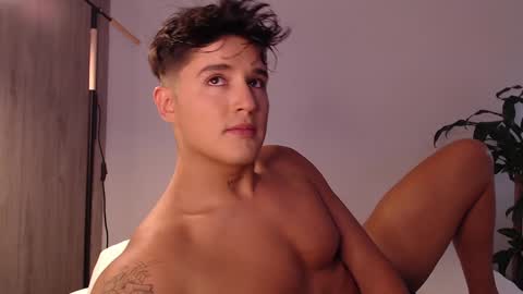 Angel online show from January 26, 2025, 9:40 pm