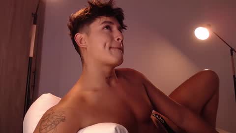 Angel online show from March 11, 2025, 10:09 pm