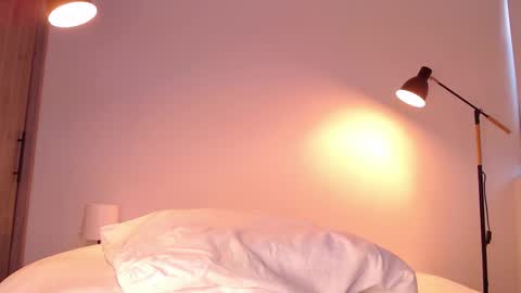 Angel online show from September 23, 2025, 10:24 pm