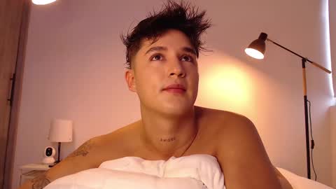 Angel online show from October 1, 2025, 9:10 pm