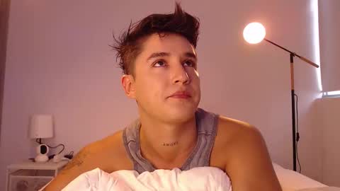 Angel online show from October 17, 2025, 9:39 pm