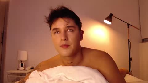 Angel online show from November 2, 2025, 12:24 am