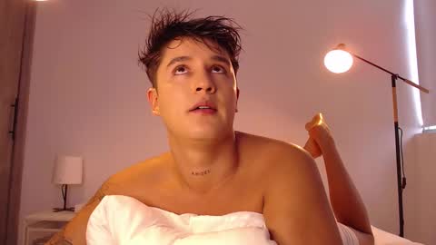 Angel online show from November 24, 2025, 7:02 pm