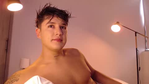 Angel online show from December 4, 2025, 7:33 pm