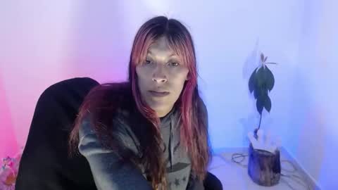 angele online show from November 28, 2025, 4:09 pm