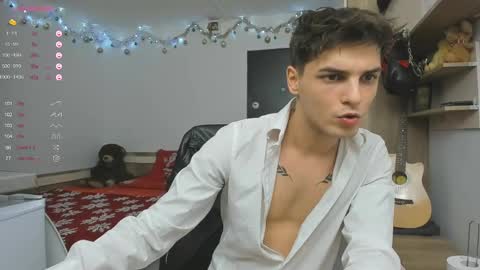 Snapshot of angelfrank chatting on December 31, 2024, 4:04 pm Frankie online show from December 31, 2024, 4:04 pm